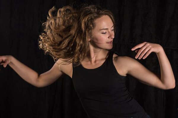 08_e_09_jul_black_umbrella