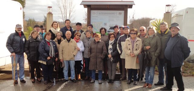 inaugurac_a_o_de_estac_a_o_de_servic_o_e_pernoita_a_gueda__foto_de_grupo_