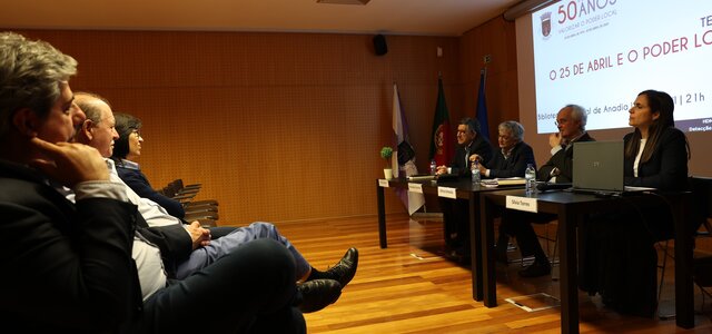 tertulia_25_abril_e_o_poder_local