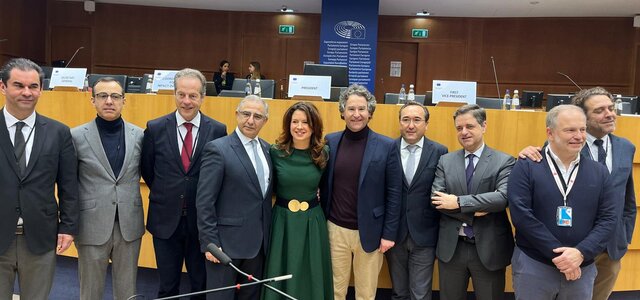 delegacao_portuguesa_com_a_novaresidente_do_cor