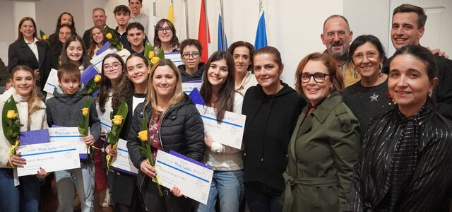 entrega_premios_de_merito_escolar