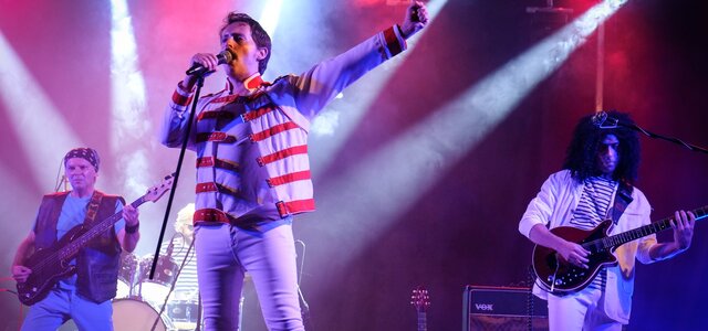 a_kind_of_queen___01