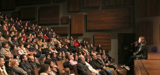 carolina_deslandes_no_qa