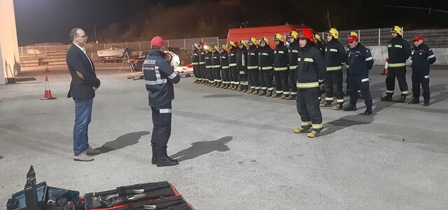 entrega_de_material_aos_bombeiros