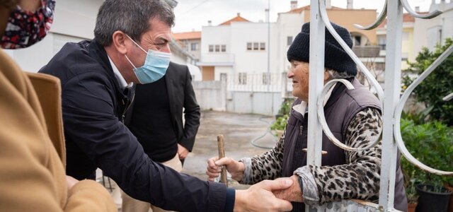 por_um_natal_maiss_proximo