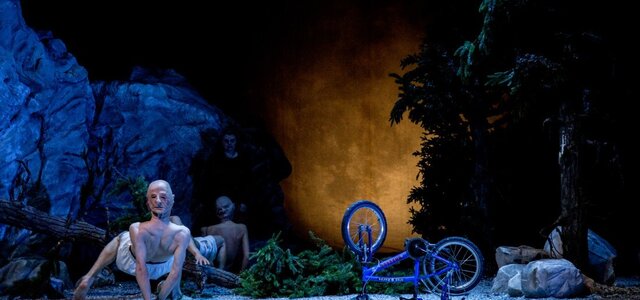 __kind_pela_companhia_peeping_tom_img61b9c4302c2b8