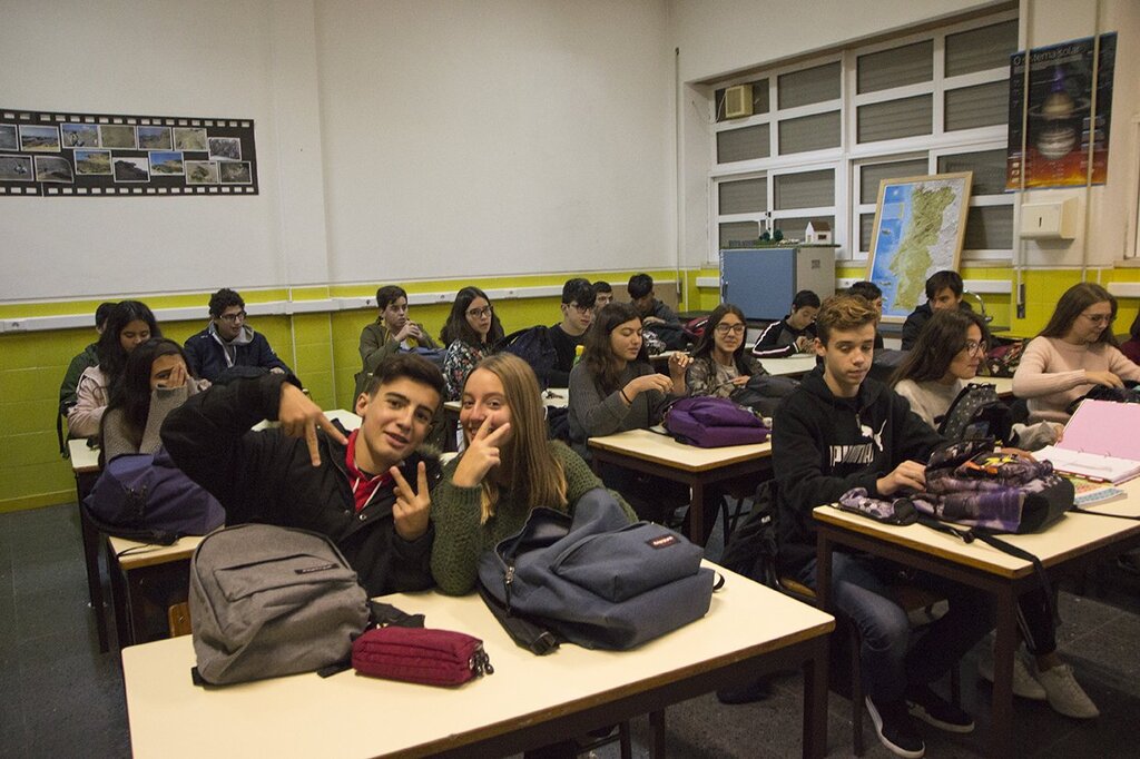 BAIXAR, PROTEGER E AGUARDAR FORAM OS GESTOS PRATICADOS EM VAGOS