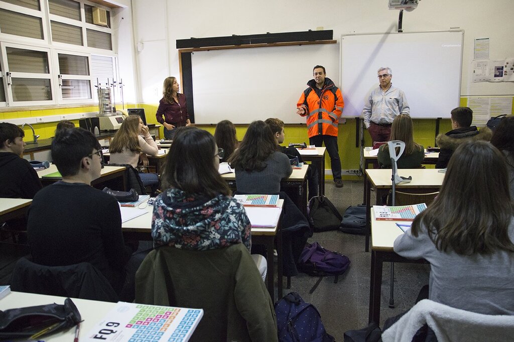 BAIXAR, PROTEGER E AGUARDAR FORAM OS GESTOS PRATICADOS EM VAGOS