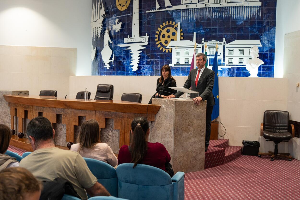 Assinatura dos contratos com as Associações de Pais do Município