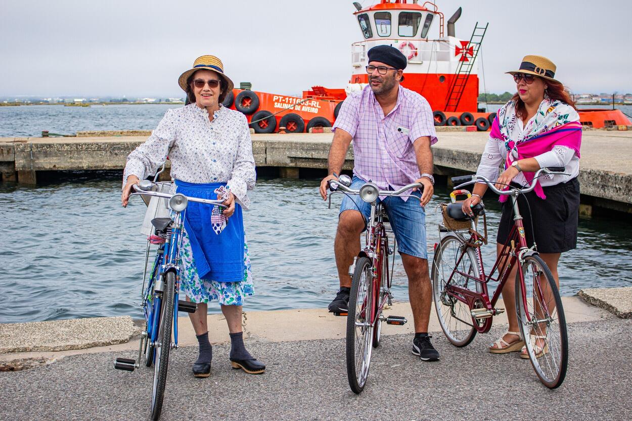 “Volta aos Cais em Pasteleira” premeia  a melhor “farpela” e a melhor “pasteleira” no Festival do...