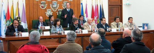 Ato de assinarura de protocolos de cedência de EPI para Bombeiros