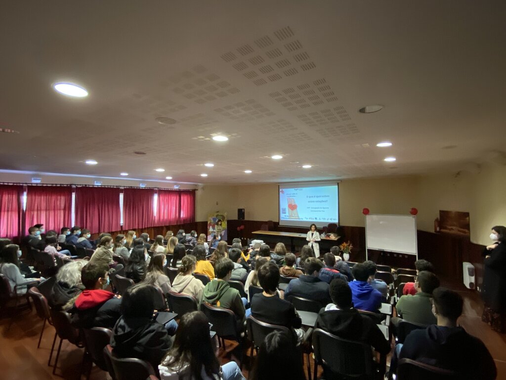 Sensibilização contra a violência no namoro ESOB 1