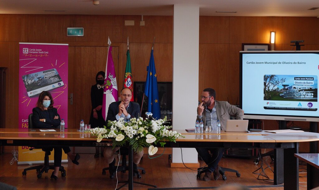 Assinatura Acordo Cartão Jovem