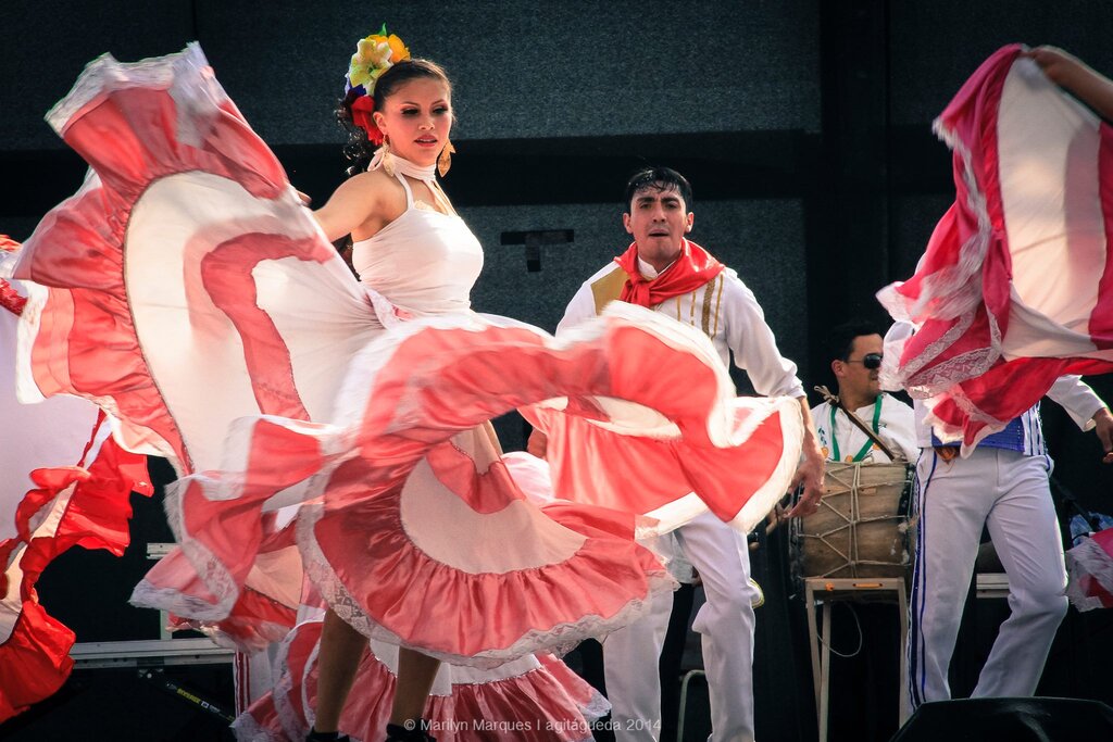 FESTIVAL DE FOLCLORE DANÇAS DO MUNDO