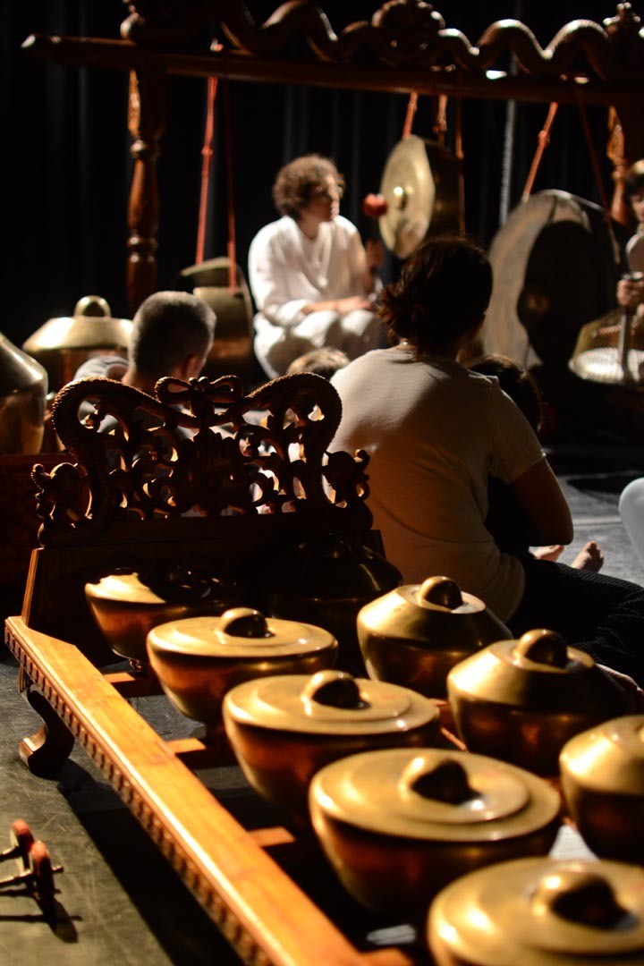 LARASATI, OU CANÇÕES DE ADORMECER ESTRELAS :: CAA