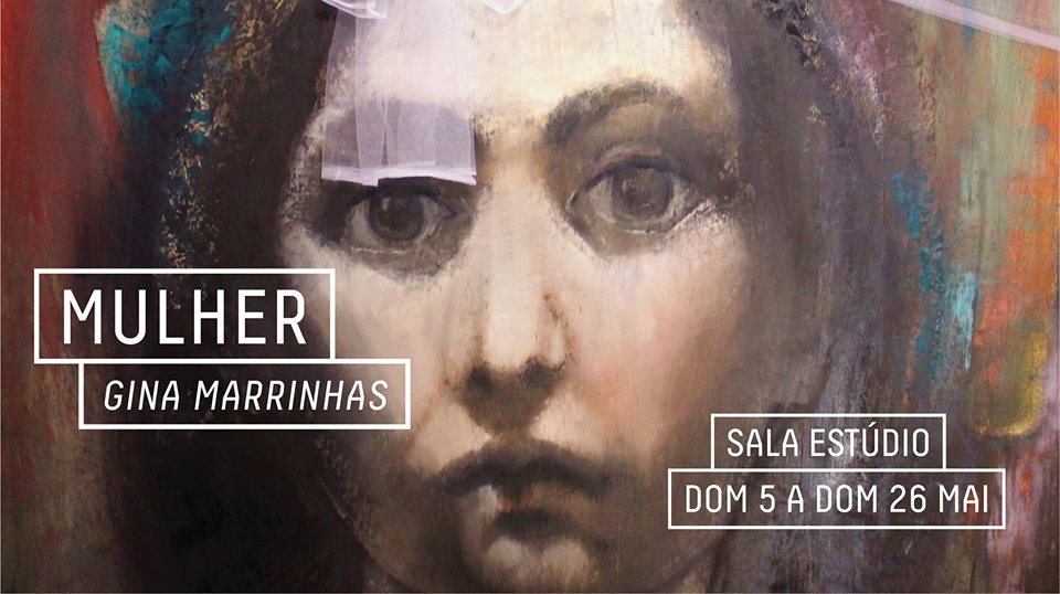 Mulher, no Centro de Artes de Águeda
