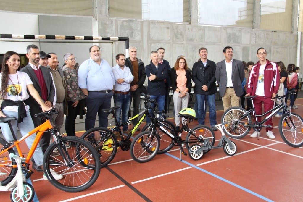 Oferta de bicicletas ao Agrupamento de Escolas