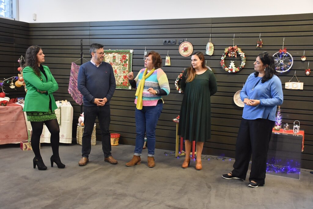INAUGURADA A EXPOSIÇÃO DE MANUALIDADES DE ANA LUÍSA SANTOS, CARLA RUA E ANA LÚCIA SANTOS