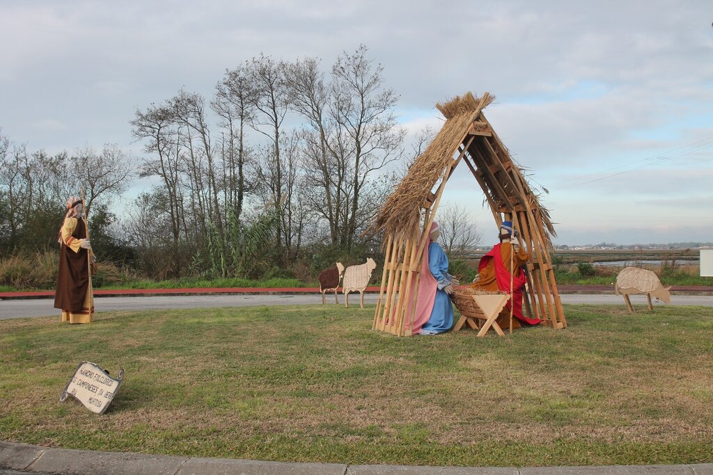 COLETIVIDADES MURTOSEIRAS DECORAM ESPAÇO PÚBLICO COM MOTIVOS NATALÍCIOS