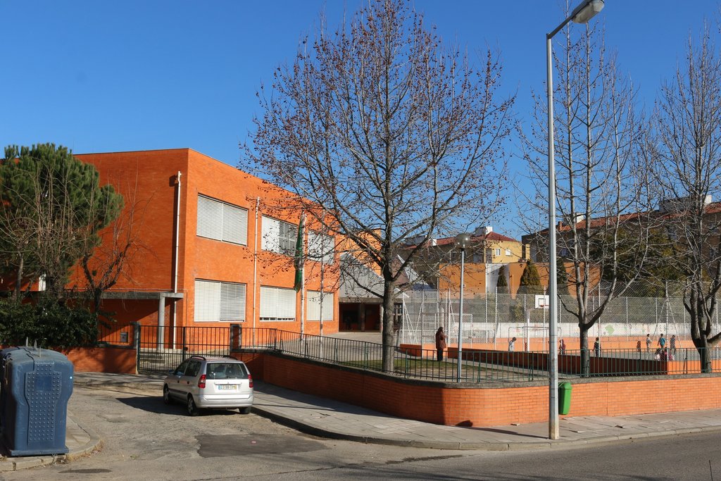 Obra de requalificação do Centro Escolar de Santiago avança por 514 mil euros