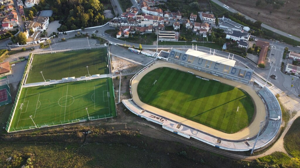 Câmara Municipal apoia substituição de relvado do Recreio Desportivo de Águeda