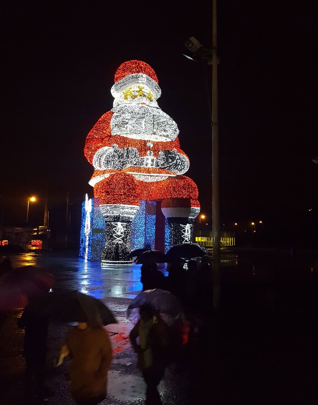 Milhares de pessoas visitaram Águeda para ver a iluminação de Natal