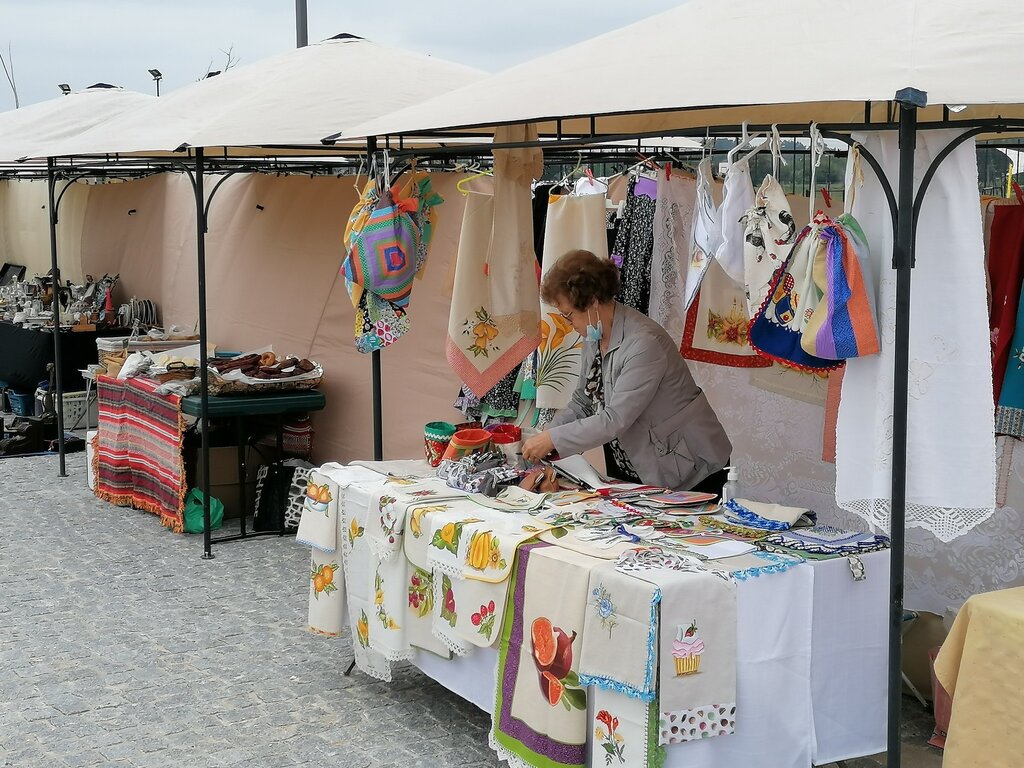 Feira de Artesanato e Velharias a 1 de maio