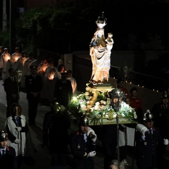 MUITOS MILHARES DE PESSOAS ACORRERAM ÀS FESTAS DE VAGOS