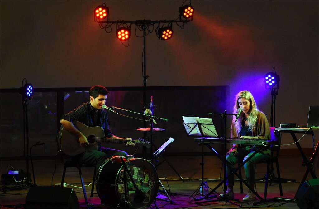 MIGUEL CORDEIRO & SARA NUNES ATUAM NA OFICINA DE ARTES