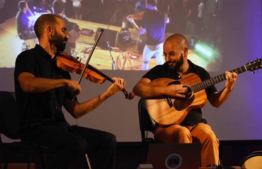 DOIS AO QUADRADO TRAZEM AS DANÇAS TRADICIONAIS EUROPEIAS À ASSEMBLEIA THEATRO DA TORREIRA