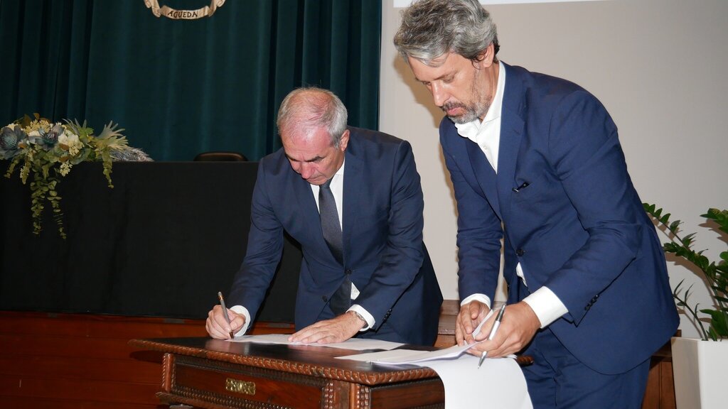 Câmara de Águeda e IHRU assinam parceria para apoiar soluções de habitação no concelho