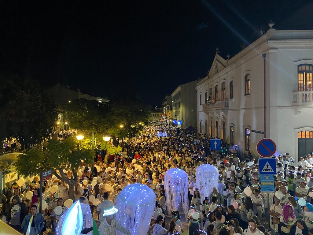 7.000 pessoas na Caminhada Solidária Noturna 