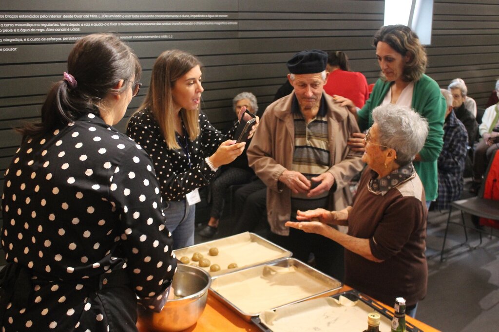 SENIORES “METERAM AS MÃOS NA MASSA” NO DIA MUNDIAL DA ALIMENTAÇÃO