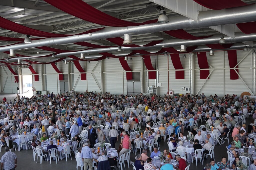 Cerca de 1.200 seniores no almoço '65 em Festa'