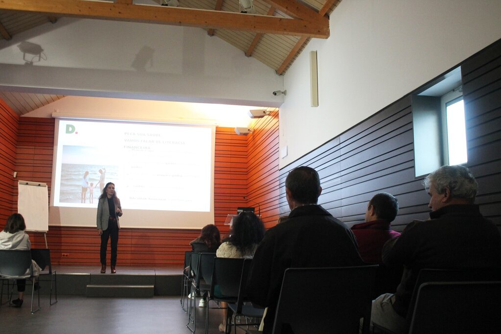 COMUR-MUSEU MUNICIPAL RECEBEU SESSÃO SOBRE LITERACIA FINANCEIRA 