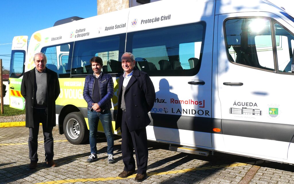 Junta de Freguesia de Valongo do Vouga tem novo autocarro para transporte escolar