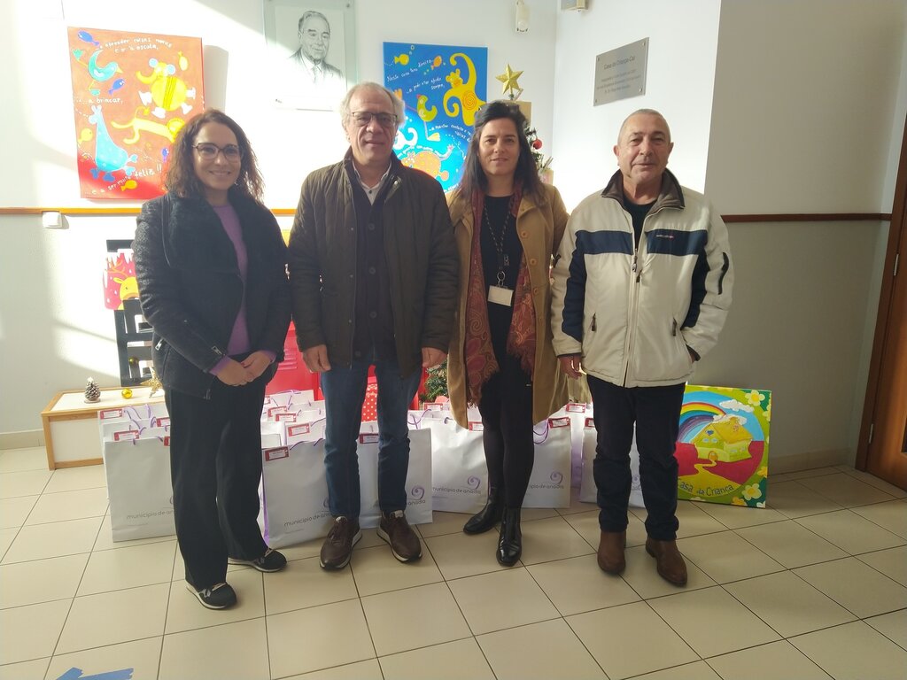Oferta de Natal à Casa da Criança