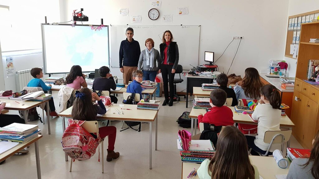 Educação :: Autarquia promove “Astronomia nas Escolas” em parceria com a Fisua (Associação de Fís...