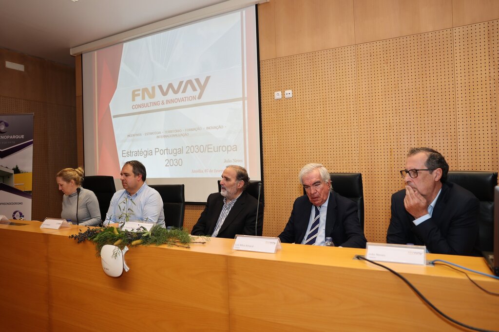 sessão de esclarecimento sobre fundos comunitários