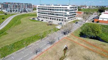 Começou obra para corrigir aluimento na Avenida D. Manuel de Almeida Trindade