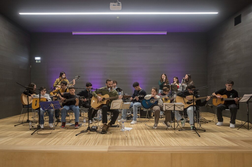  TIAGO AMADOR & AMIGOS ENCHERAM A ASSEMBLEIA THEATRO DA TORREIRA