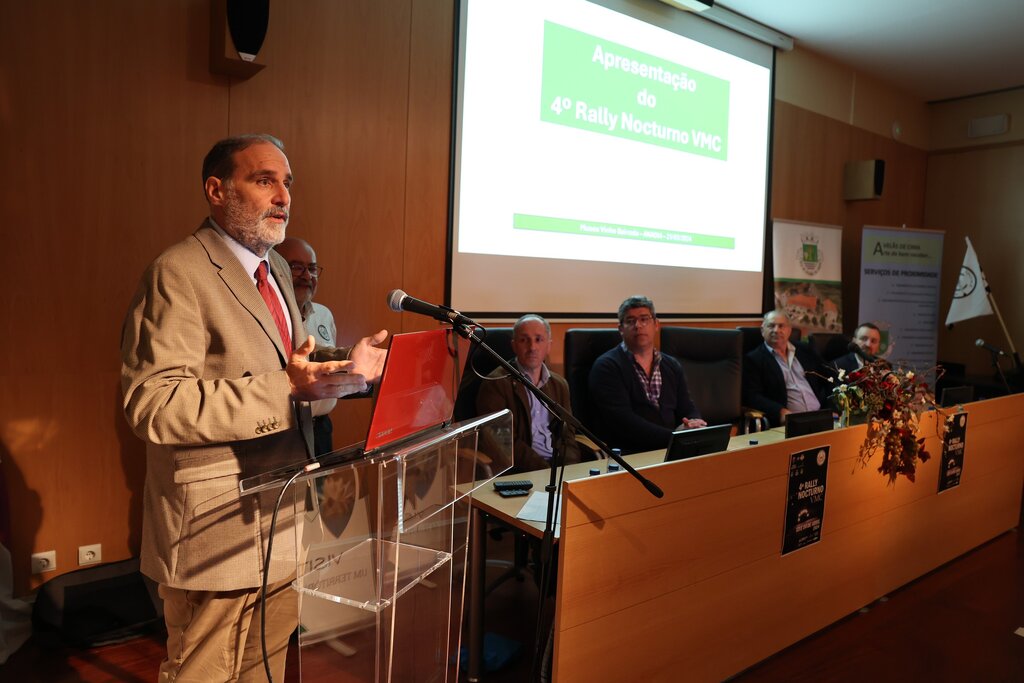 Rally Noturno de automóveis clássicos