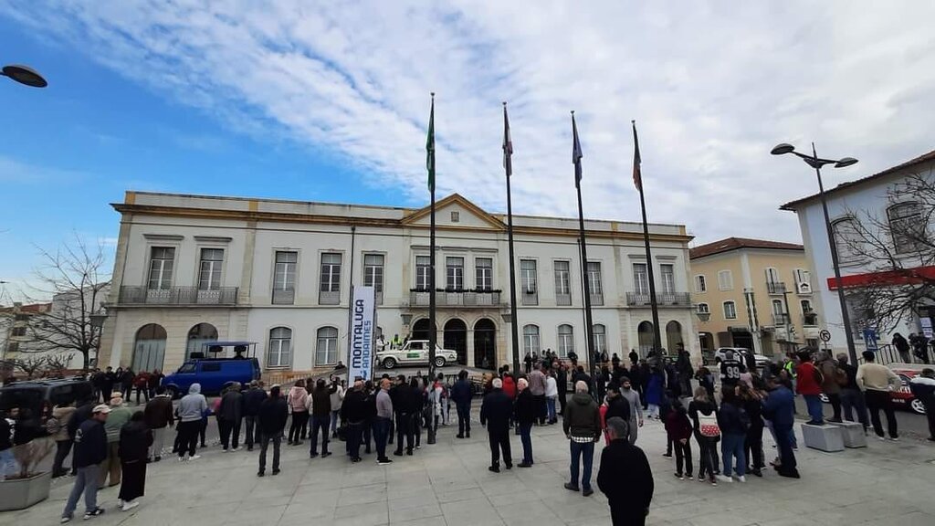 Rally noturno de automóveis clássicos
