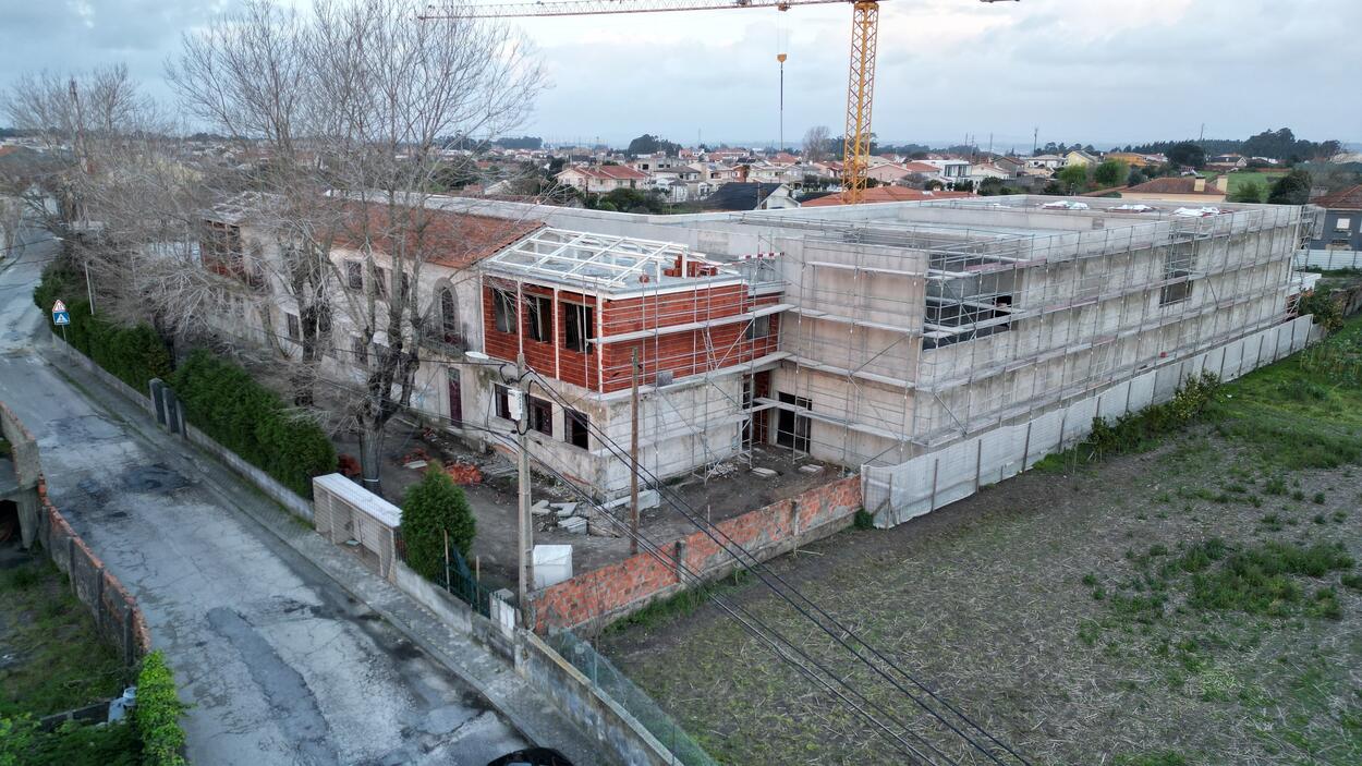 Câmara de Aveiro rescinde contrato com empresa responsável pela obra de requalificação e ampliaçã...