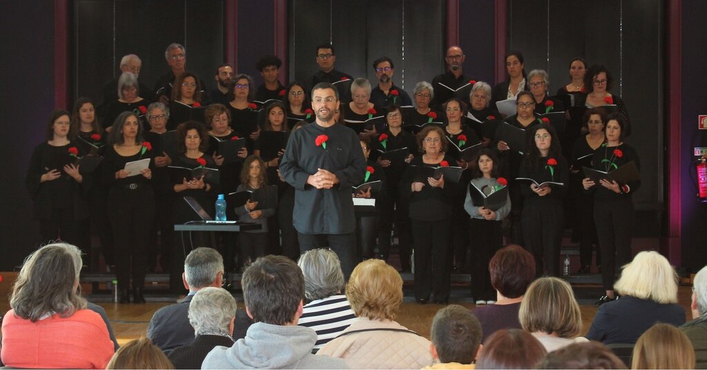 POESIA REVOLUCIONÁRIA NO CANTO CORAL