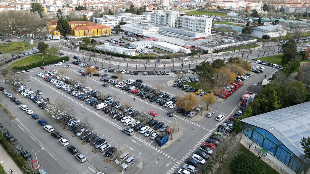 Abertura de Concurso Público para a concessão de equipamento de restauração e bebidas, com esplan...