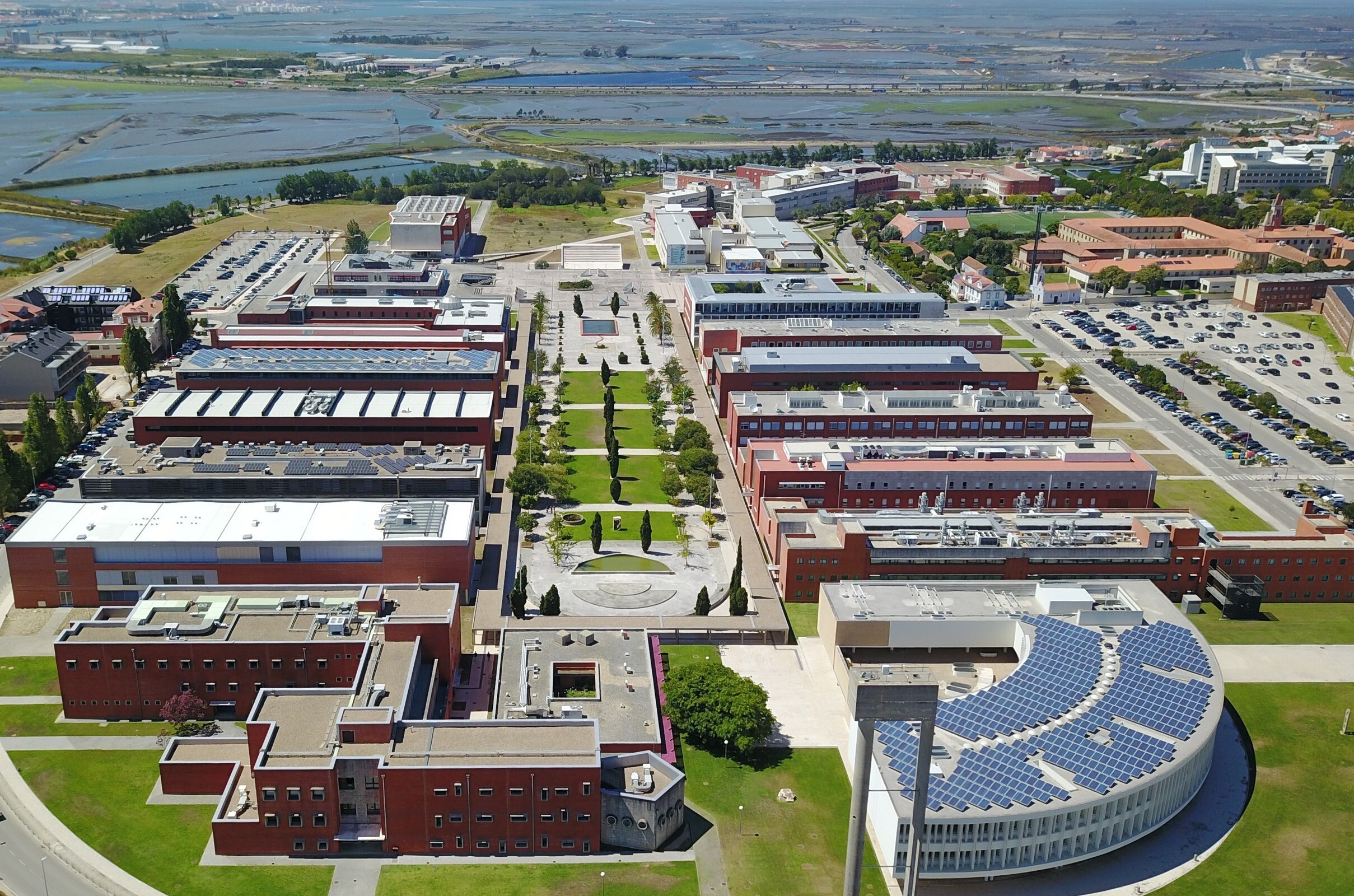 Câmara Municipal de Aveiro congratula a Universidade de Aveiro pela aprovação da abertura do Curs...