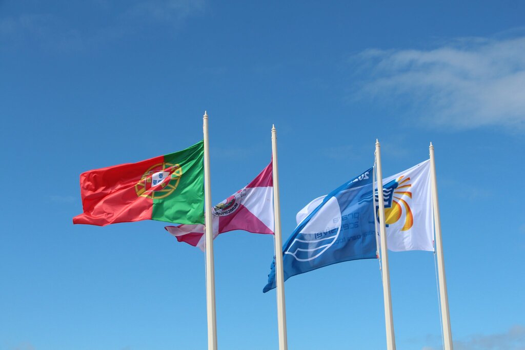 Cerimónia do Hastear da Bandeira Azul e da Bandeira Praia Acessível - Praia para Todos nas Praias...