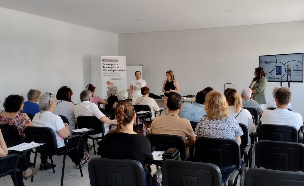 Município instala 3 ilhas de compostagem comunitária