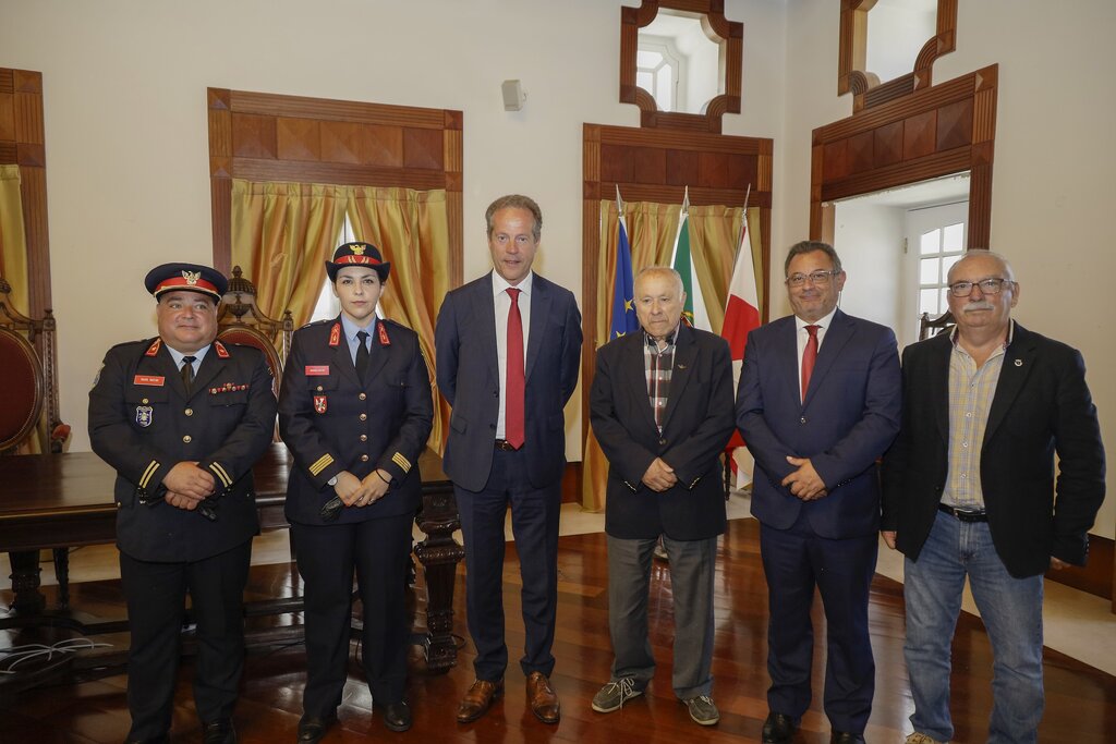 Protocolos de Colaboração entre a Câmara Municipal, os Bombeiros Novos e os Bombeiros Velhos de A...